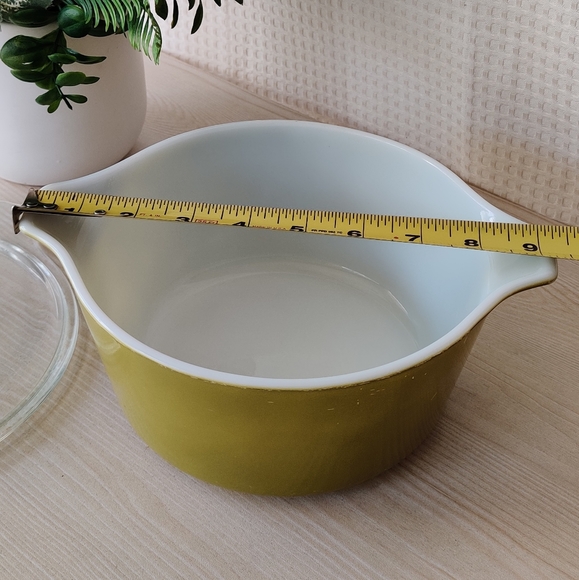 Vintage Pyrex Olive Green Pyrex 1 1/2 Quart Casserole Dish with Lid - Picture 10 of 11